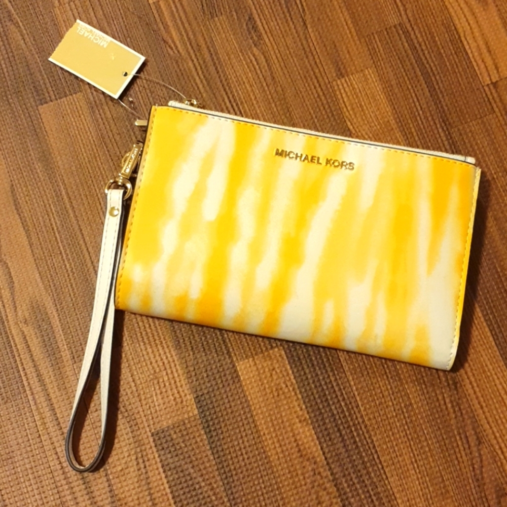 Michael Kors wristlet wallet